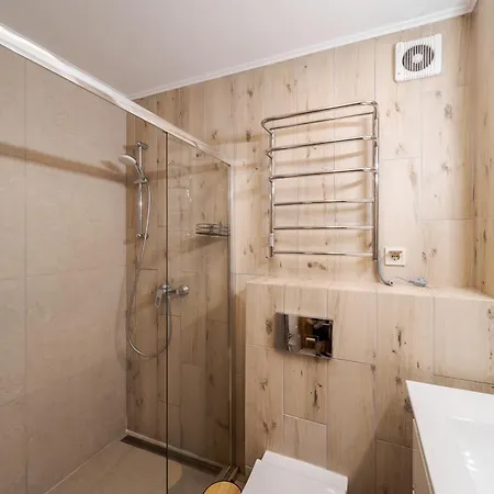 Tut Staroevreyska с *