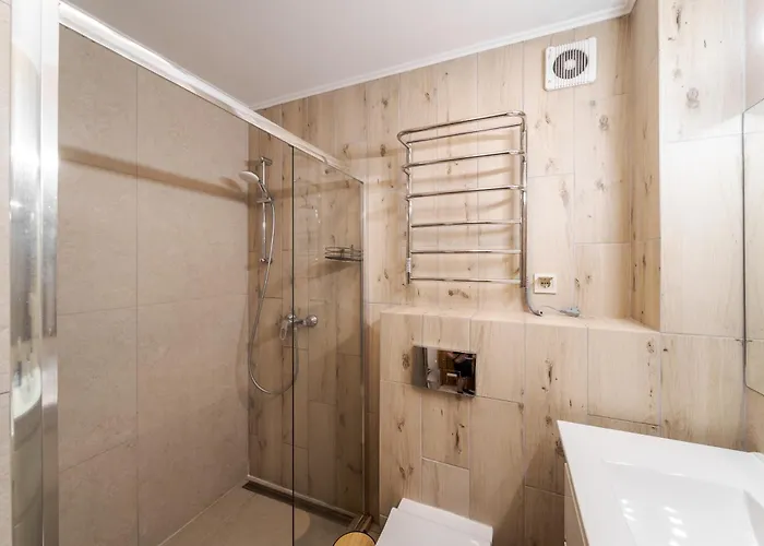 Tut Staroevreyska с *